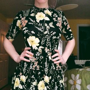 Forever 21 comfy open back floral dress